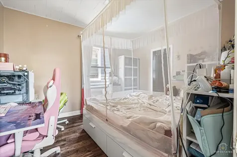 655 West 43rd Place Chicago IL 60609