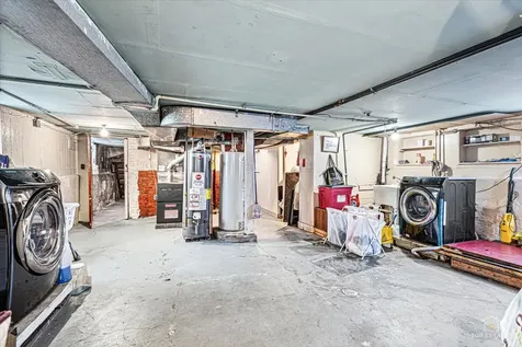 655 West 43rd Place Chicago IL 60609