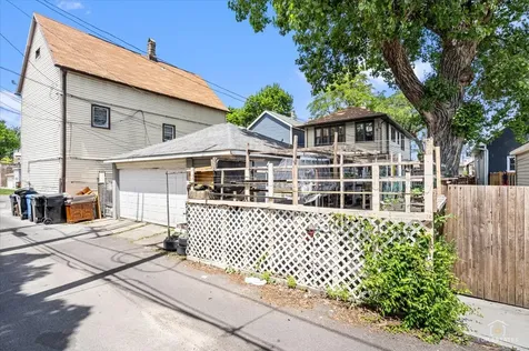 655 West 43rd Place Chicago IL 60609