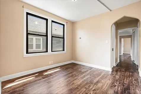 655 West 43rd Place Chicago IL 60609
