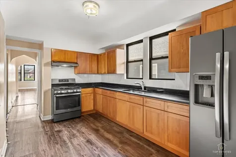 655 West 43rd Place Chicago IL 60609