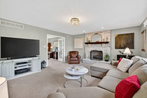 19612 Silverside Drive Tinley Park IL 60487