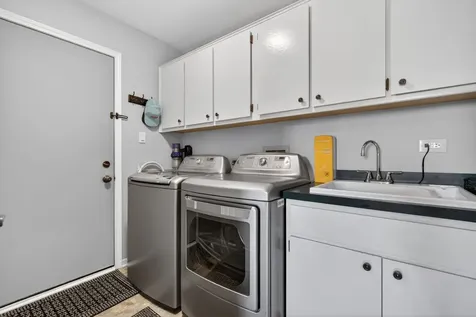 19612 Silverside Drive Tinley Park IL 60487
