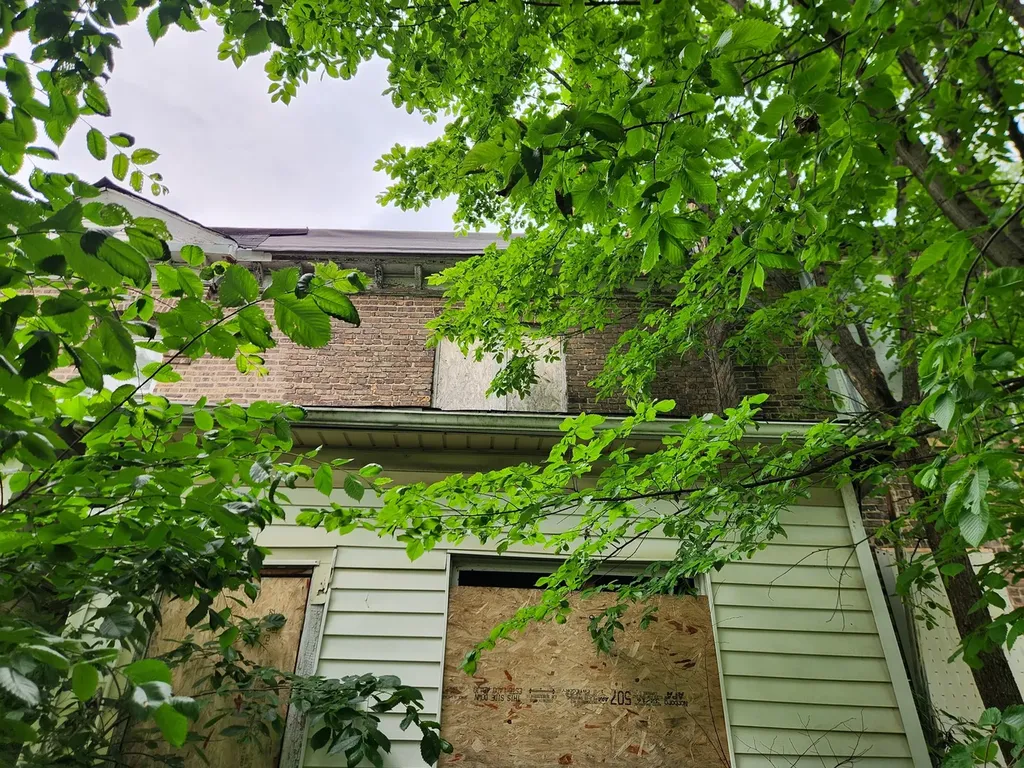 10525 South Corliss Avenue Chicago IL 60628