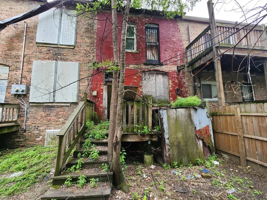 10525 South Corliss Avenue Chicago IL 60628