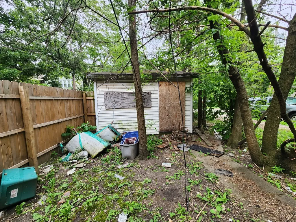 10525 South Corliss Avenue Chicago IL 60628