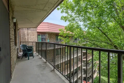 35 South Baybrook Drive Palatine IL 60074