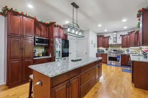 1551 Thorneberry Court Libertyville IL 60048