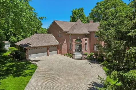 1551 Thorneberry Court Libertyville IL 60048