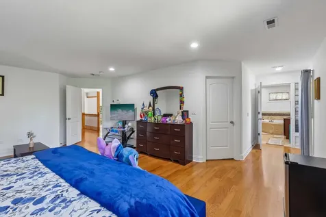 1551 Thorneberry Court Libertyville IL 60048