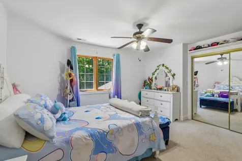 1551 Thorneberry Court Libertyville IL 60048