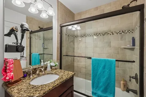 1551 Thorneberry Court Libertyville IL 60048