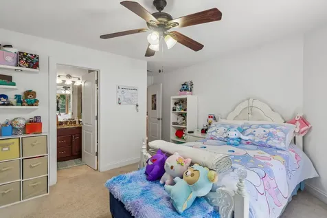 1551 Thorneberry Court Libertyville IL 60048