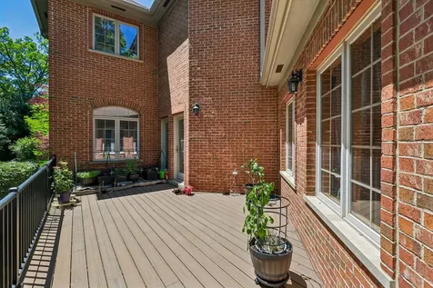 1551 Thorneberry Court Libertyville IL 60048
