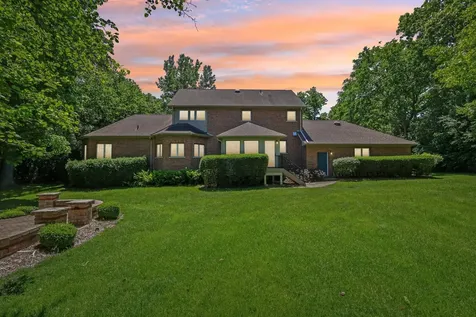 1551 Thorneberry Court Libertyville IL 60048