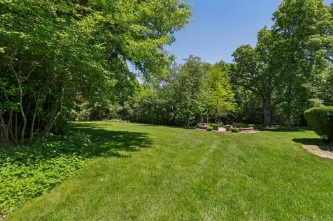 1551 Thorneberry Court Libertyville IL 60048