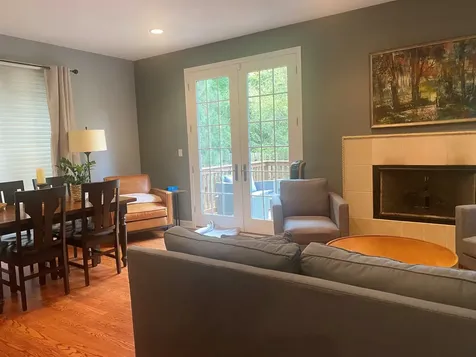 1501 Stonegate Manor Mount Prospect IL 60056