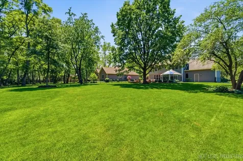 990 Pinecrest Drive Sugar Grove IL 60554