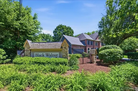990 Pinecrest Drive Sugar Grove IL 60554