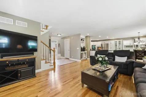 990 Pinecrest Drive Sugar Grove IL 60554