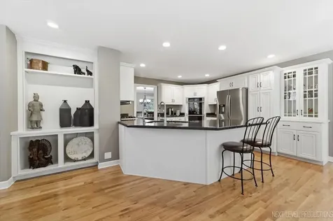 990 Pinecrest Drive Sugar Grove IL 60554