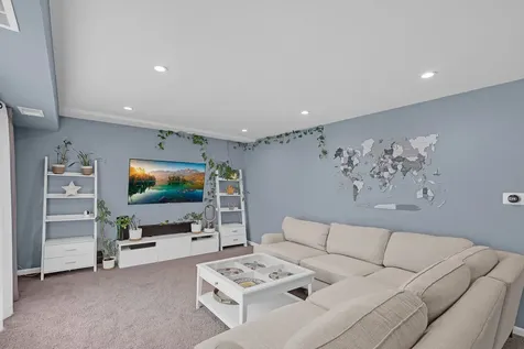 945 East Kenilworth Avenue Palatine IL 60074