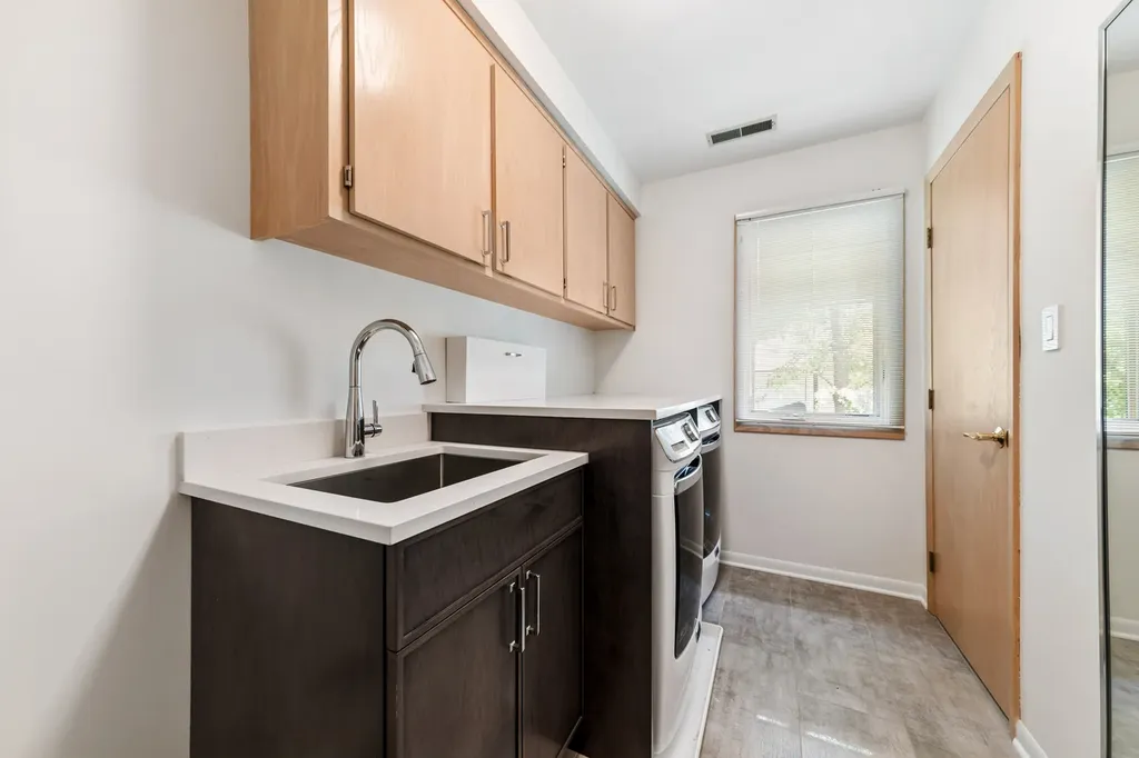 304 Apple River Drive Naperville IL 60565