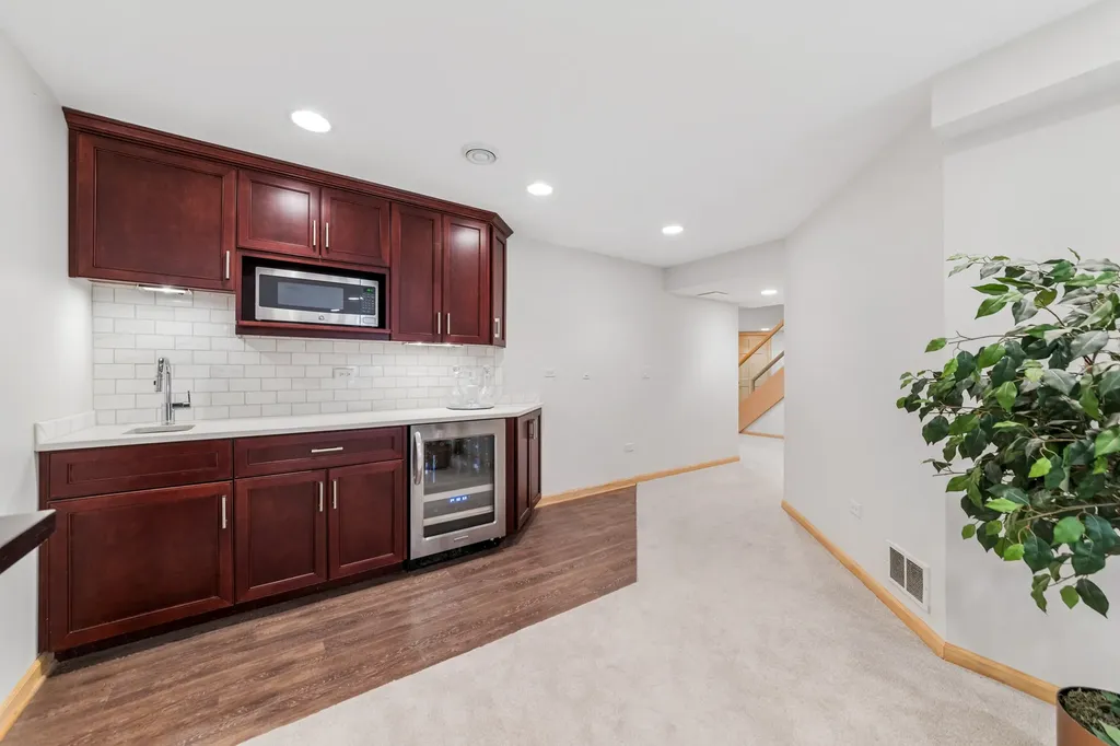 304 Apple River Drive Naperville IL 60565