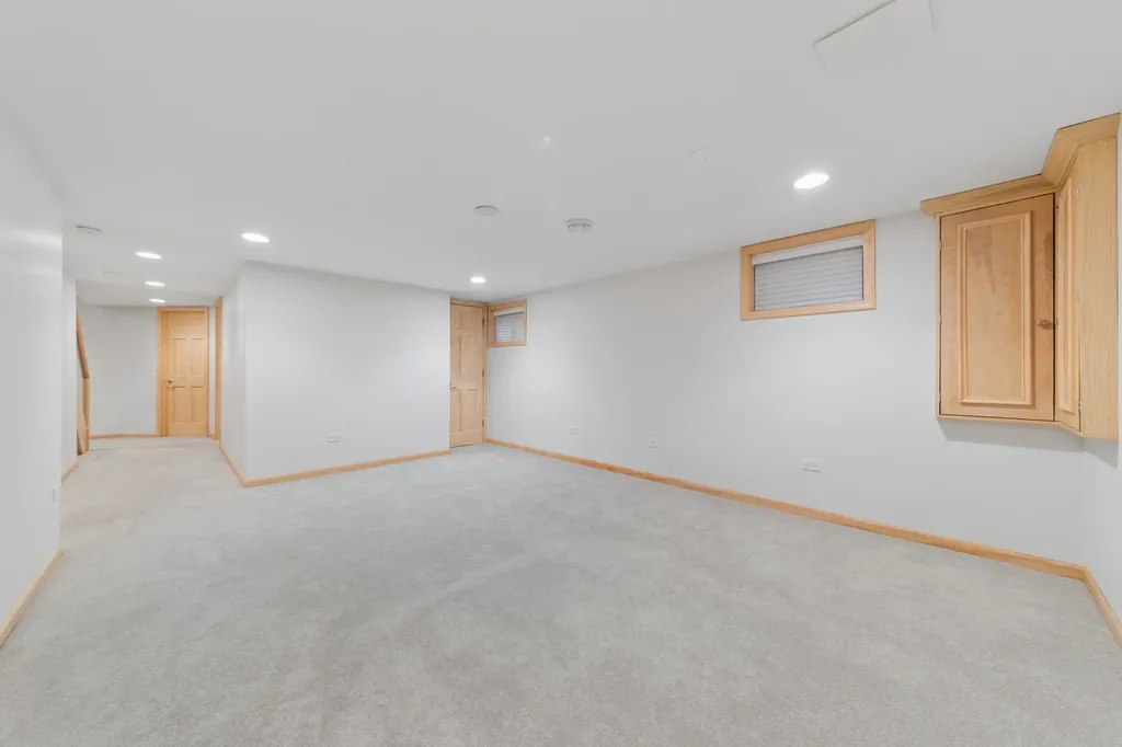 304 Apple River Drive Naperville IL 60565