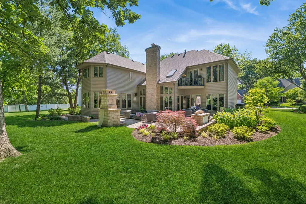 304 Apple River Drive Naperville IL 60565