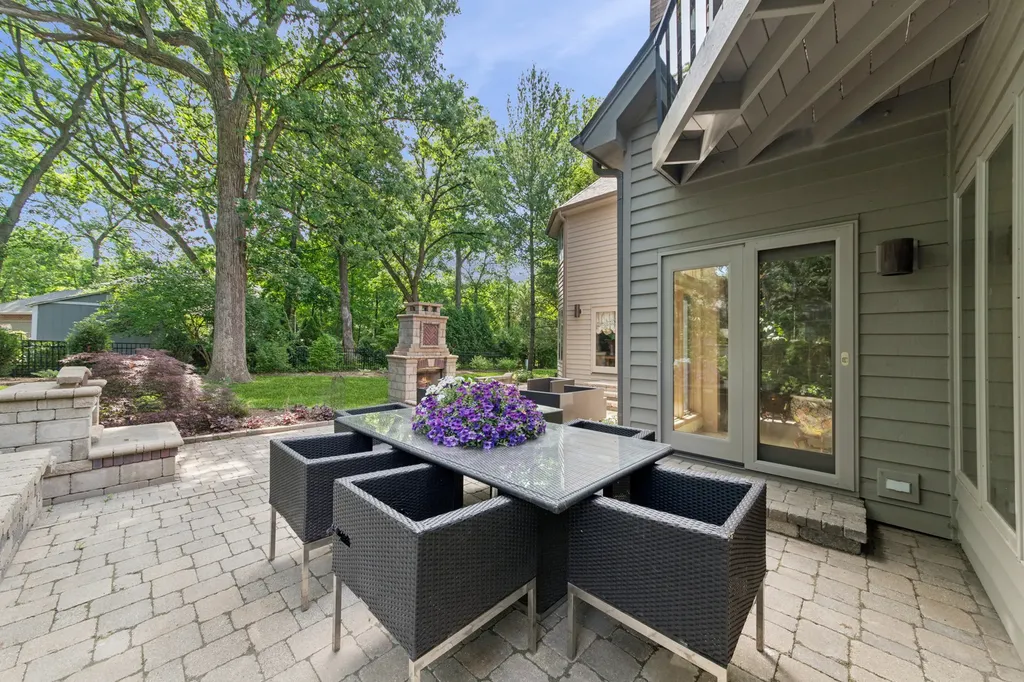 304 Apple River Drive Naperville IL 60565