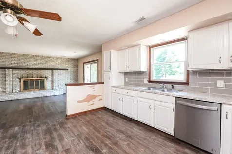 360 Dolly Drive Manteno IL 60950