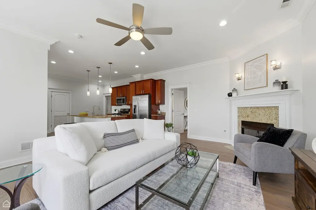 4705 South Champlain Avenue Chicago IL 60615