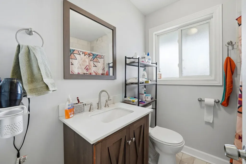 10111 Old Orchard Court Skokie IL 60076