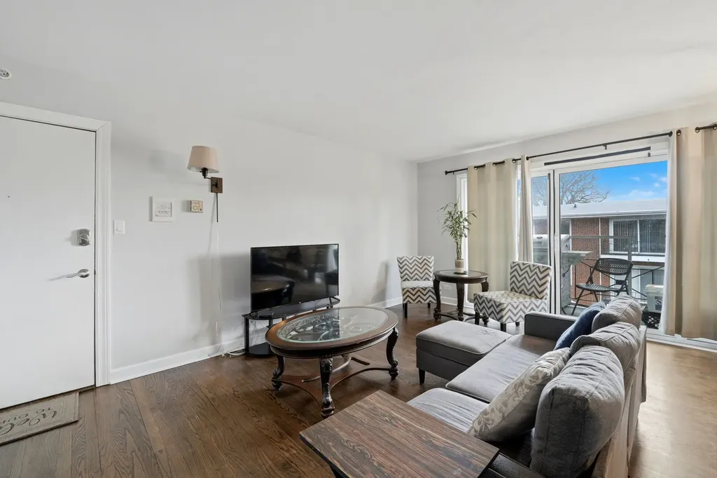 10111 Old Orchard Court Skokie IL 60076