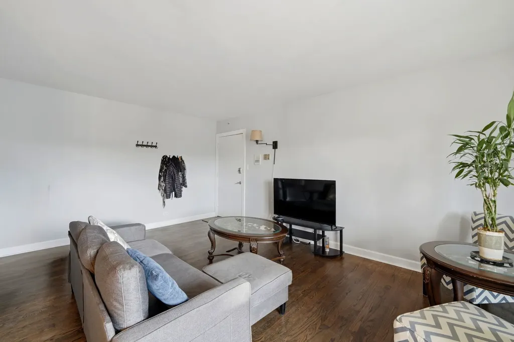 10111 Old Orchard Court Skokie IL 60076