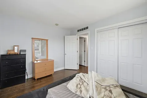 10111 Old Orchard Court Skokie IL 60076