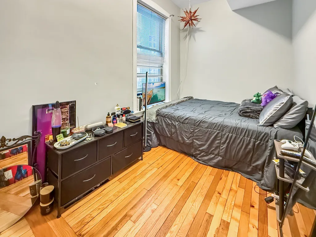 1513 West Addison Street Chicago IL 60613