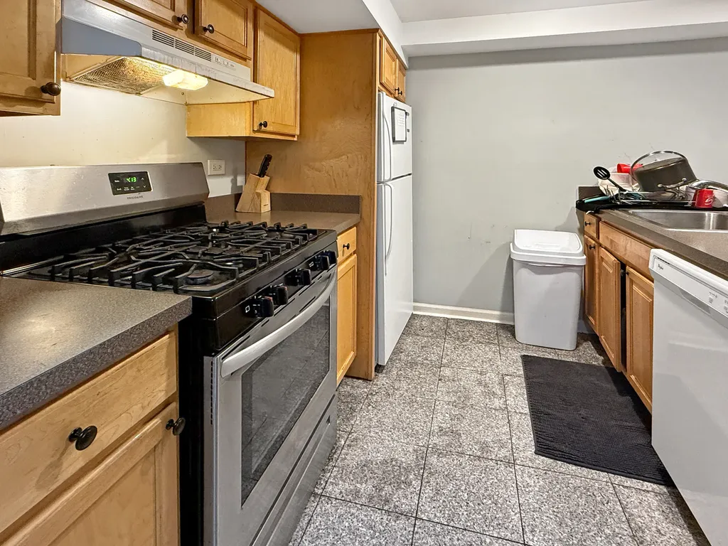 1513 West Addison Street Chicago IL 60613