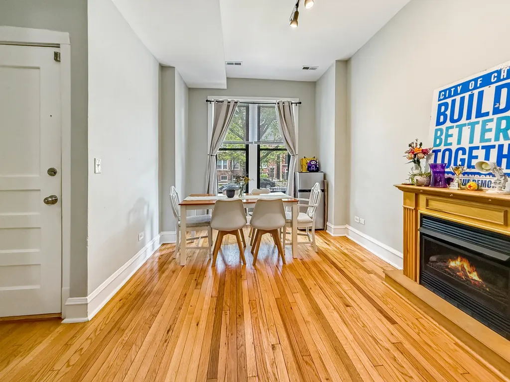 1513 West Addison Street Chicago IL 60613