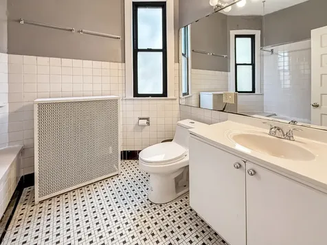 1513 West Addison Street Chicago IL 60613
