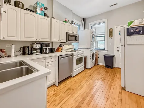 1513 West Addison Street Chicago IL 60613