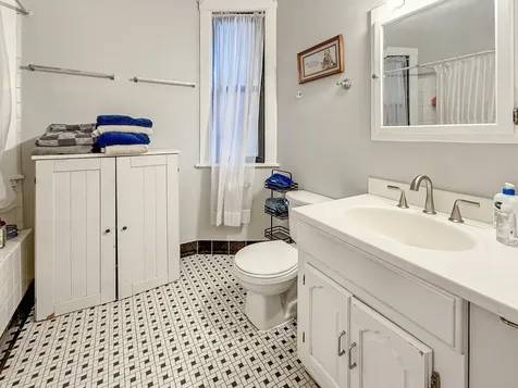 1513 West Addison Street Chicago IL 60613