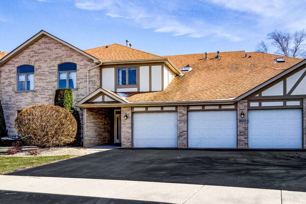 18523 Pine Lake Drive Tinley Park IL 60477