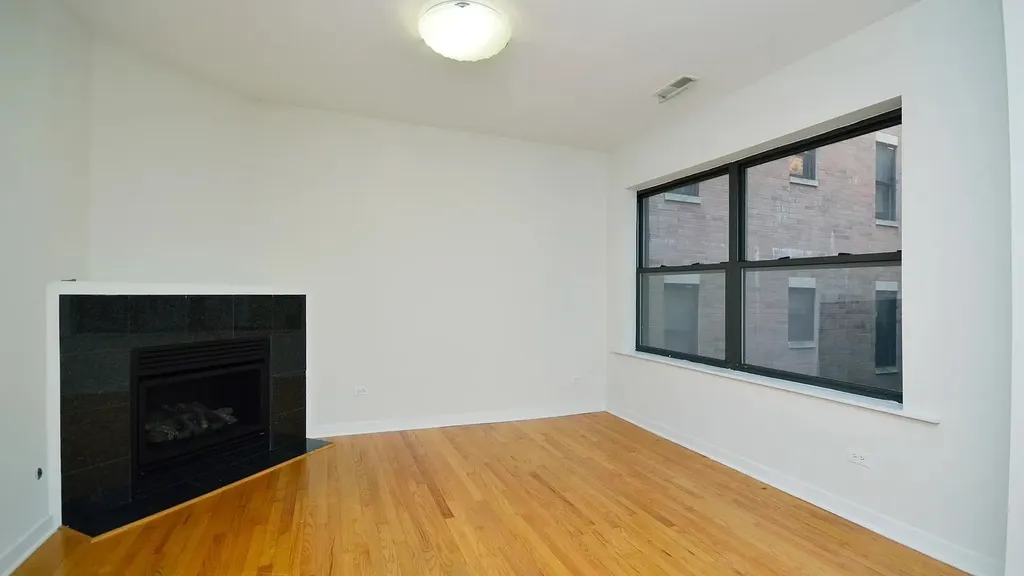 6827 North Lakewood Avenue Chicago IL 60626