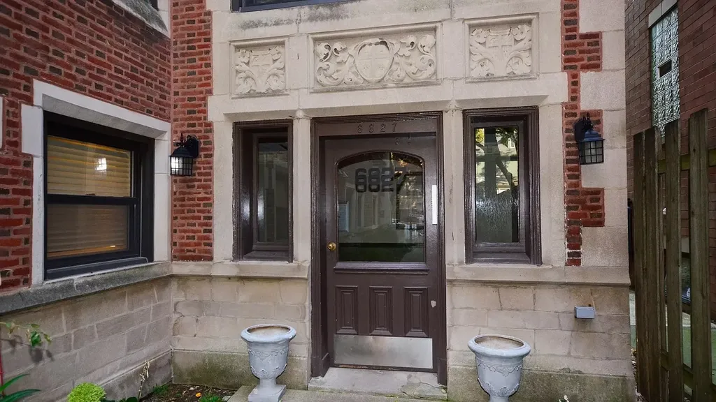 6827 North Lakewood Avenue Chicago IL 60626