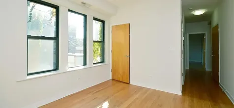 6827 North Lakewood Avenue Chicago IL 60626