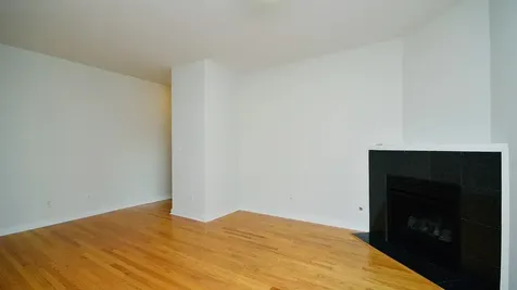 6827 North Lakewood Avenue Chicago IL 60626