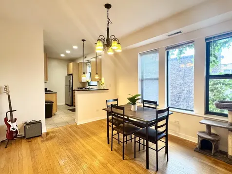 6827 North Lakewood Avenue Chicago IL 60626