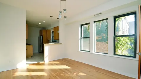 6827 North Lakewood Avenue Chicago IL 60626